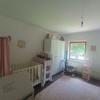 *links* Kinderzimmer 