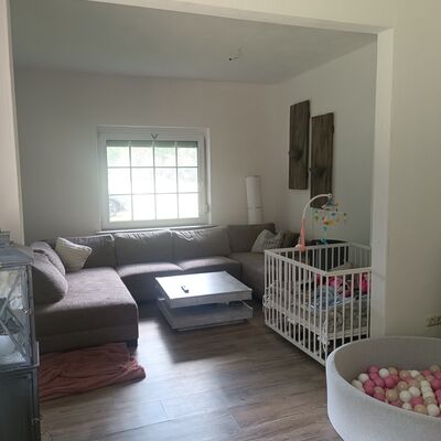 *links* Wohnzimmer 