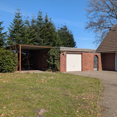 Garage / Auffahrt