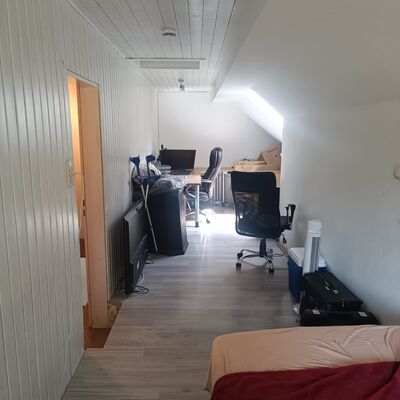 *links* Kinderzimmer