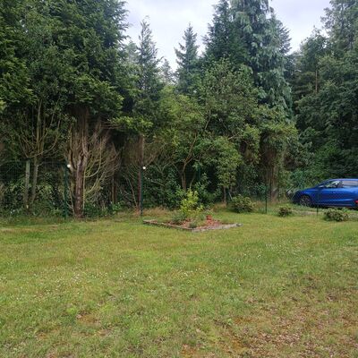 *rechts* Garten